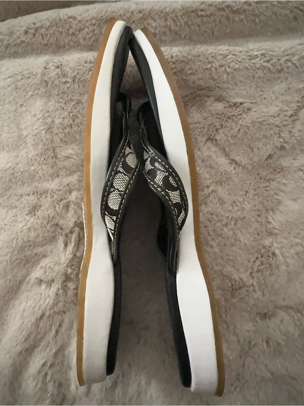 COACH Black Latrice Logo-Trim Thong Sandals - Picture 5 of 6